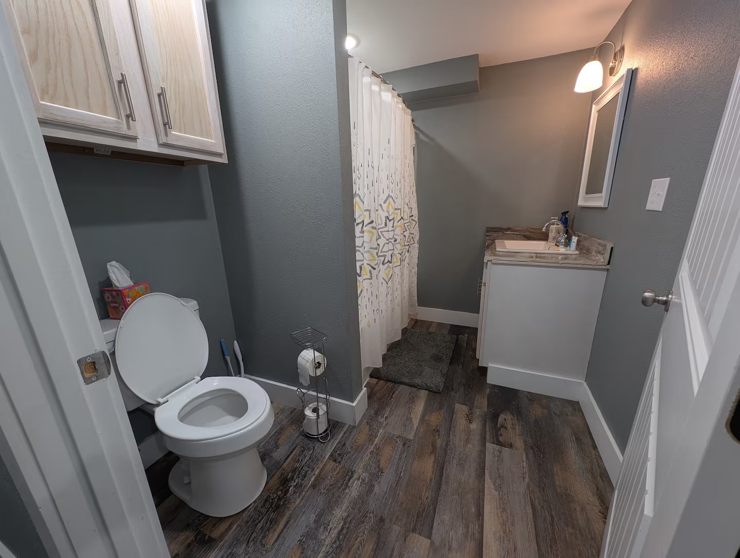 Jonesboro Downtown Mainstreet Hideaway Suite - Image 4