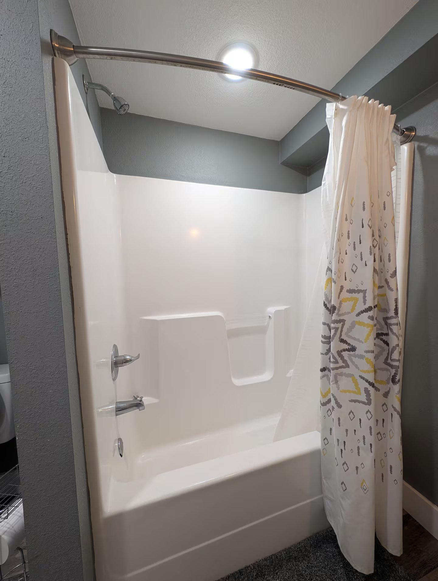 Jonesboro Downtown Mainstreet Hideaway Suite - Image 6